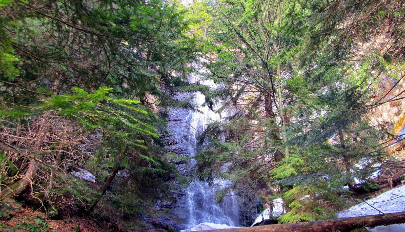 Водоспад Ялинський