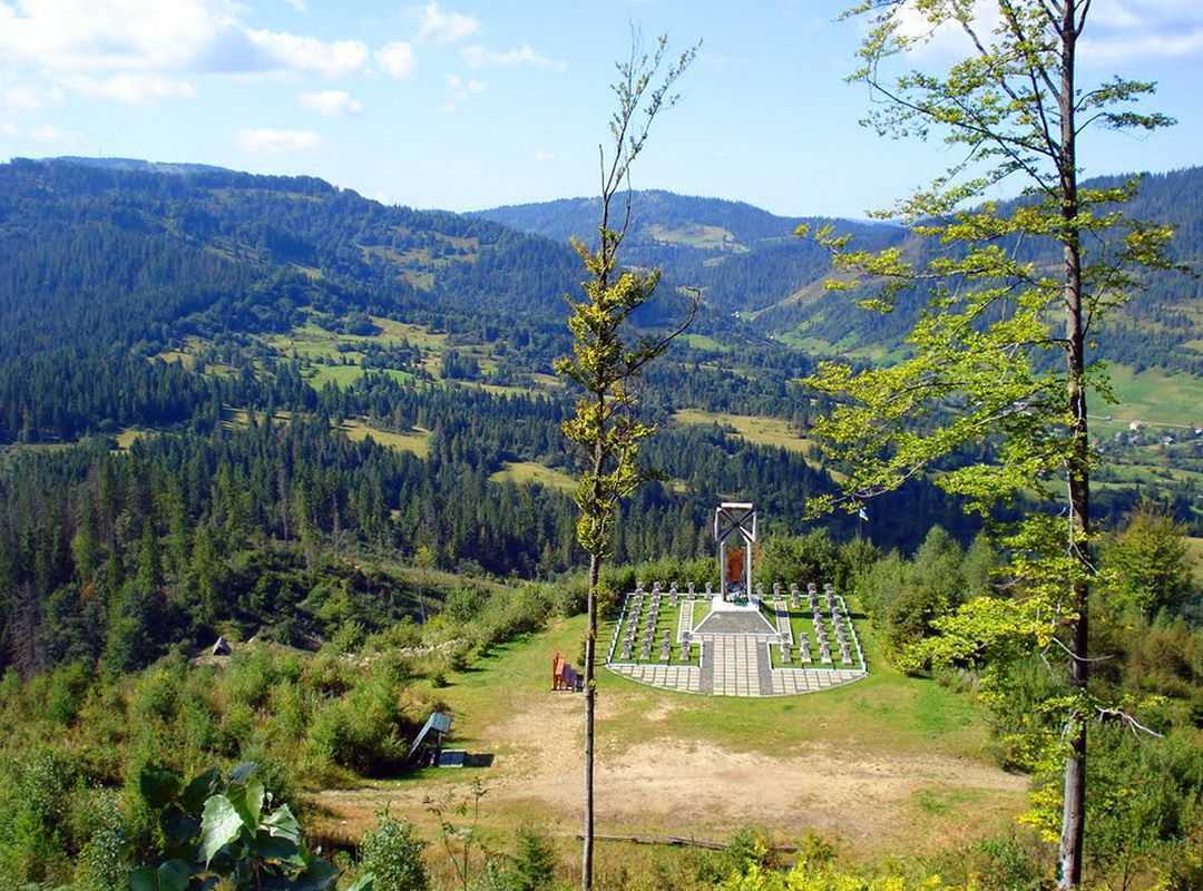 Цвинтар героїв Січовим Стрільцям на горі Маківка