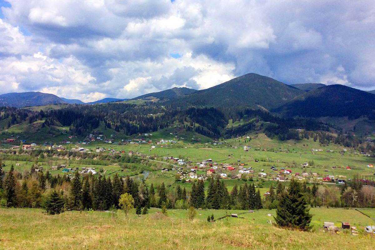 Красивое карпатское село Красник Красник — красивая карпатская деревня