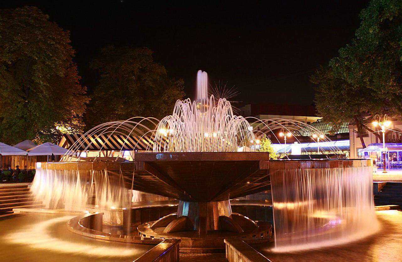 г. Ивано-Франковск, фонтан на стометровке Фонтан на стометровке, г. Ивано-Франковск