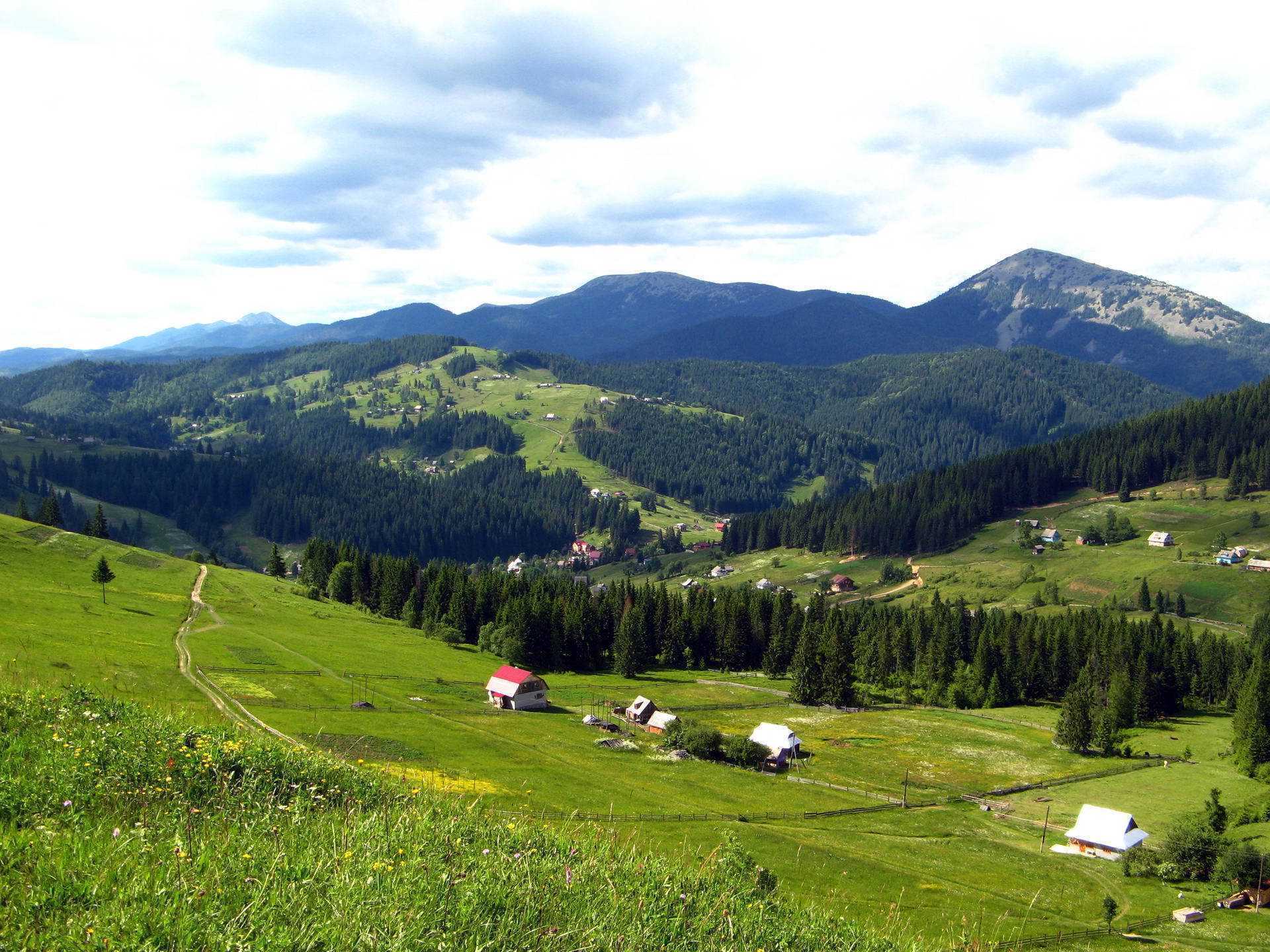 Село Яблуница в Прикарпатье