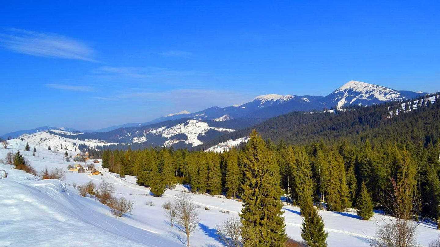 Красиве село в Карпатах — Яблуниця