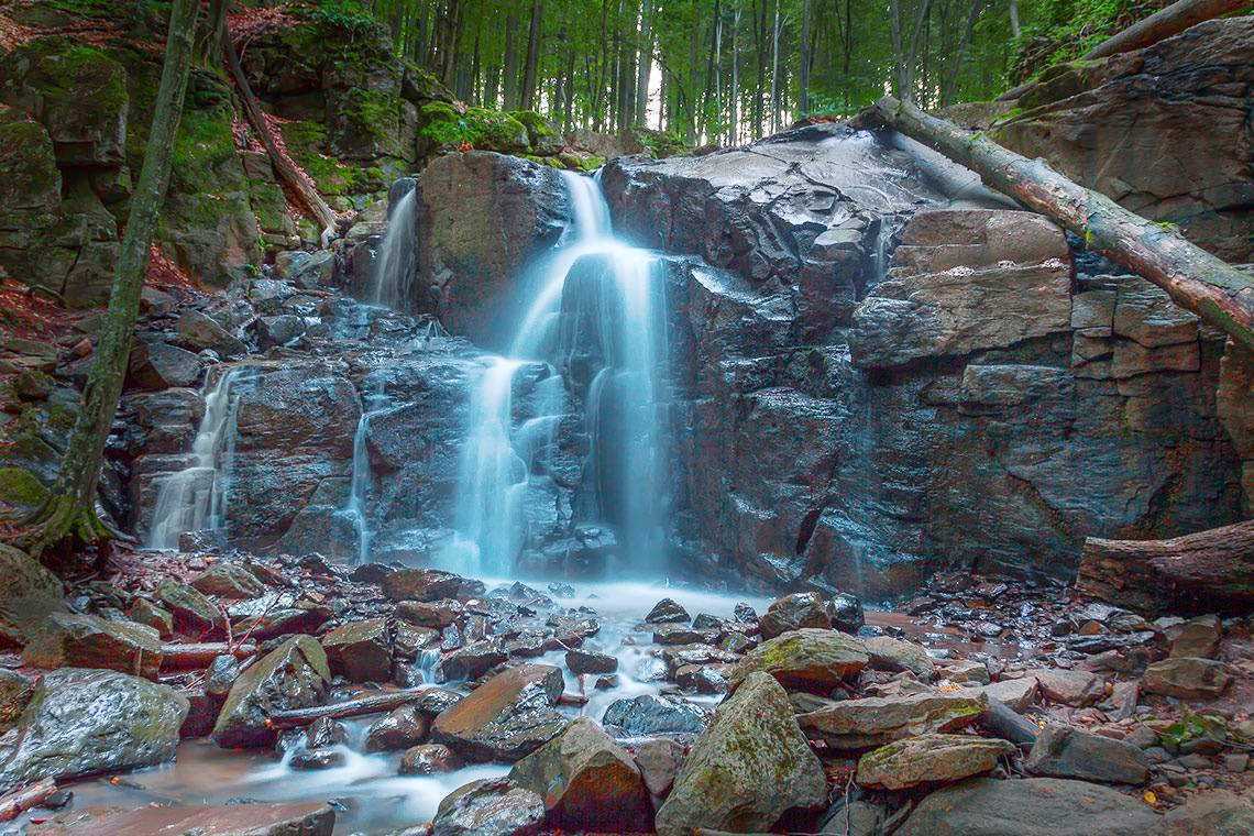 Водопад Скакало