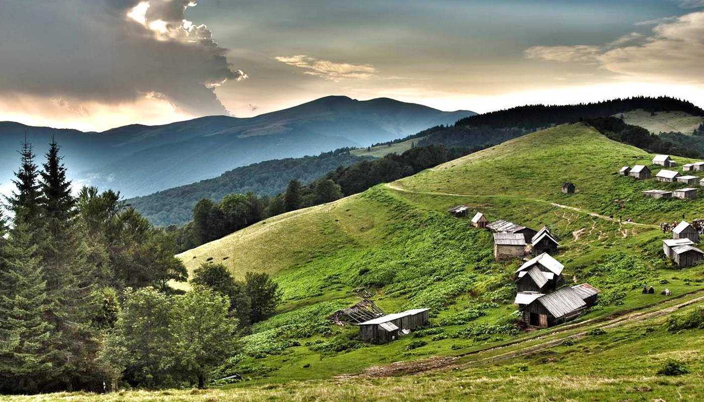 Вид на горы Близницы, Полонина Менчиль
