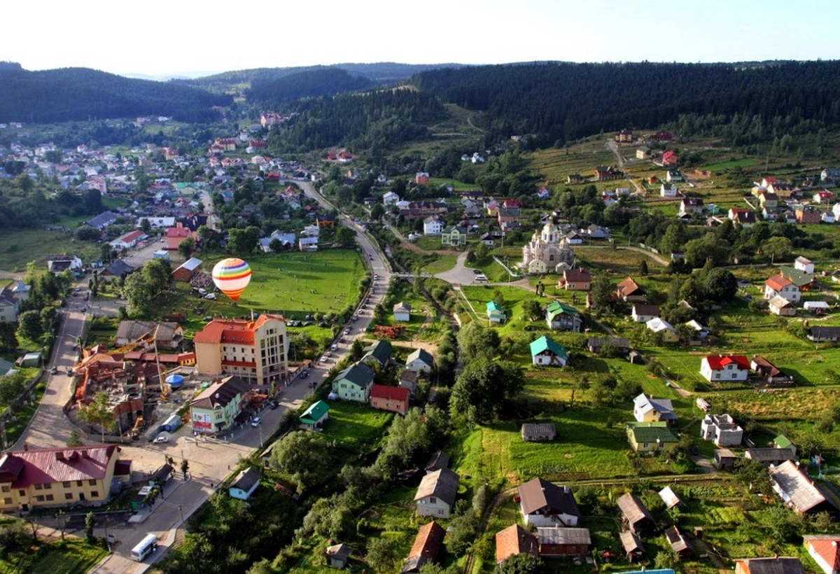 Східниця з висоти пташиного польоту Панорамний вид Східниці