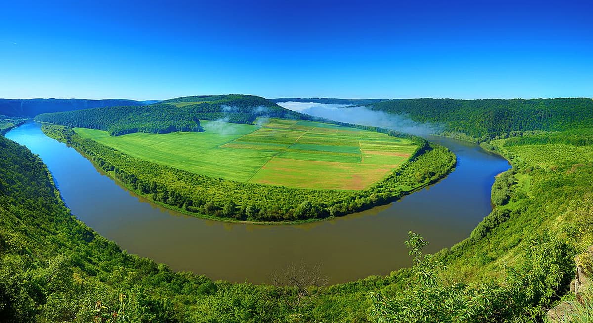 Панорама Дністра з Червоної гори