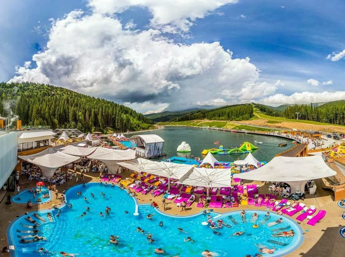 Озеро Молодості та SPA-комплекс «VODA club»