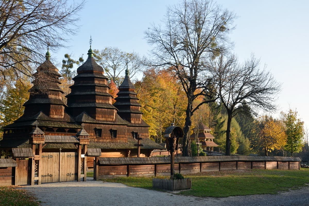 Шевченківський гай, Музей народної архітектури і побуту