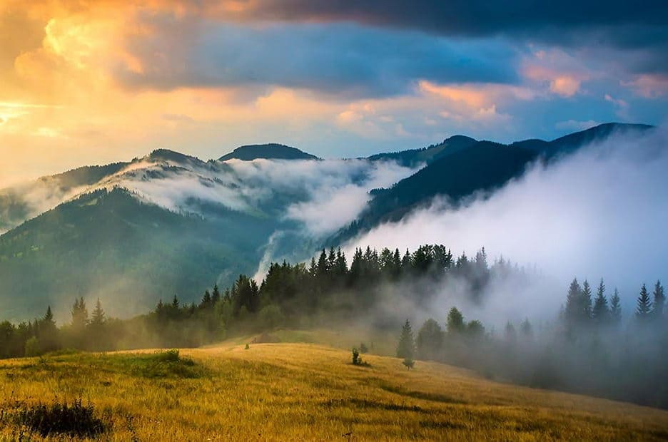 Карпати – мальовничий край, який приваблює не тільки туристів, але і заробітчан Карпати – мальовничий край
