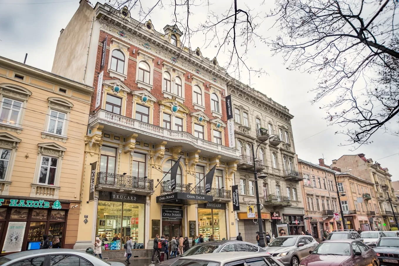 Львів, готель «Opera Passage Hotel & Apartments»